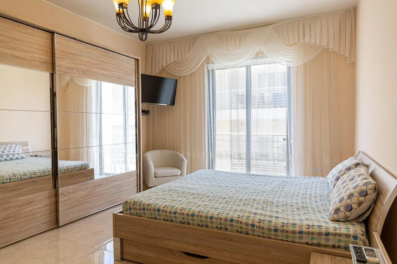 Beautiful Sea View Apartment Sliema