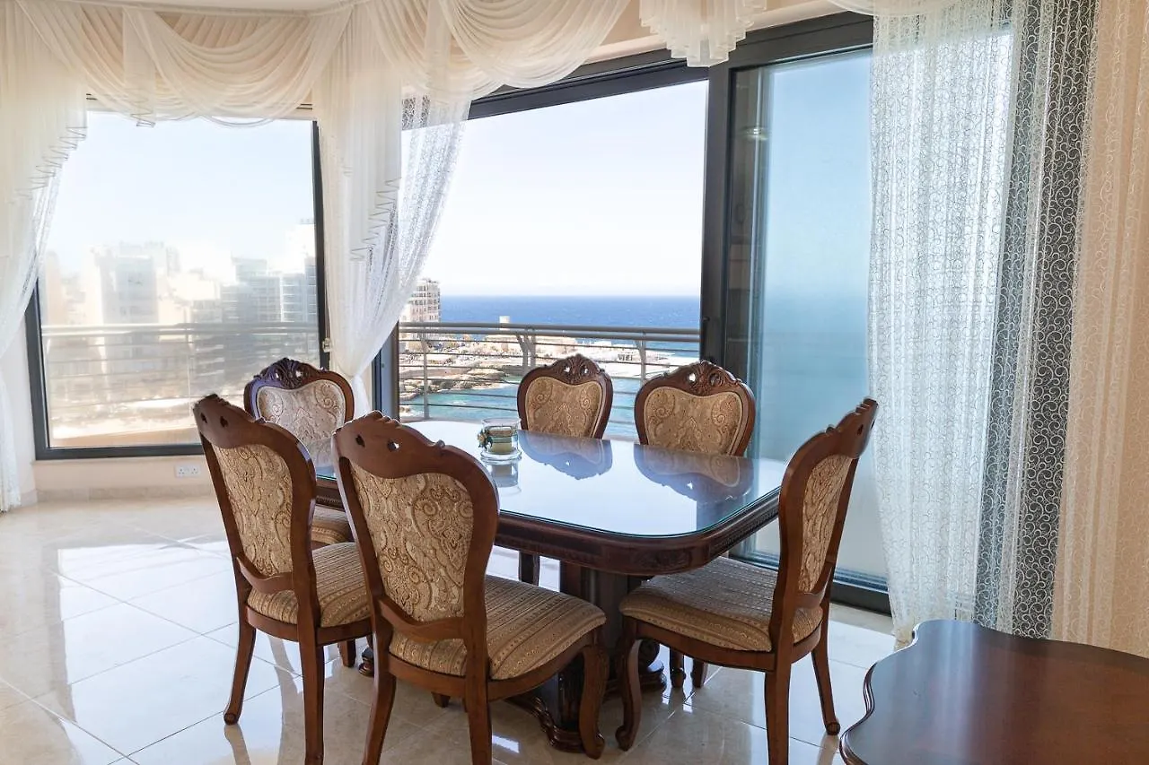Beautiful Sea View Apartment Sliema