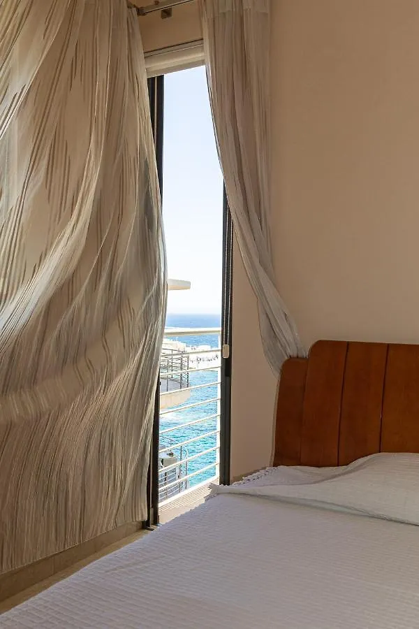 Beautiful Sea View Apartment Sliema 0*,  Malta