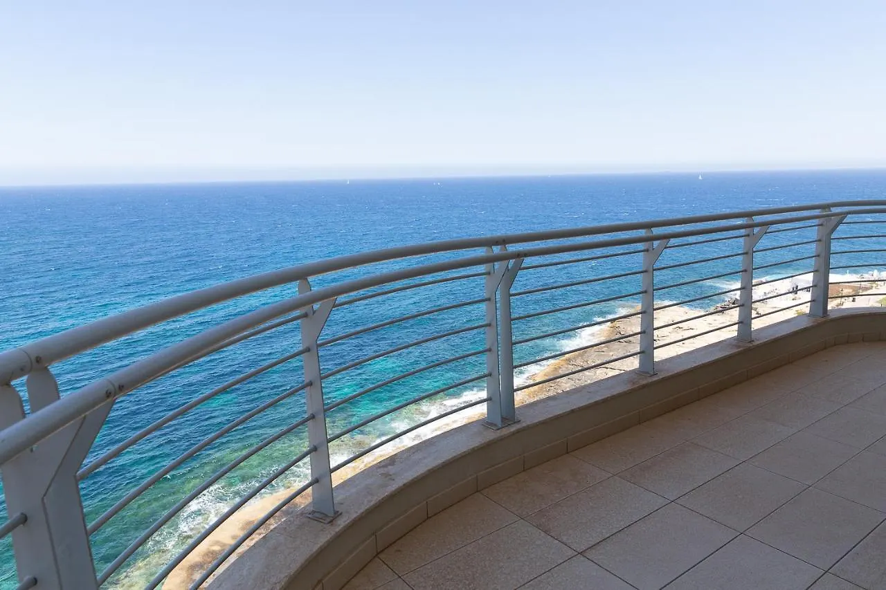 Beautiful Sea View Apartment Sliema 0*,  Malta